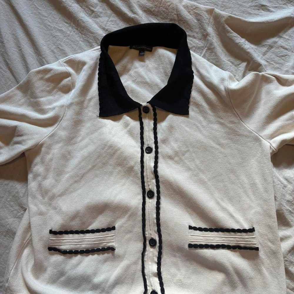 Adrianna Papell white and black button up